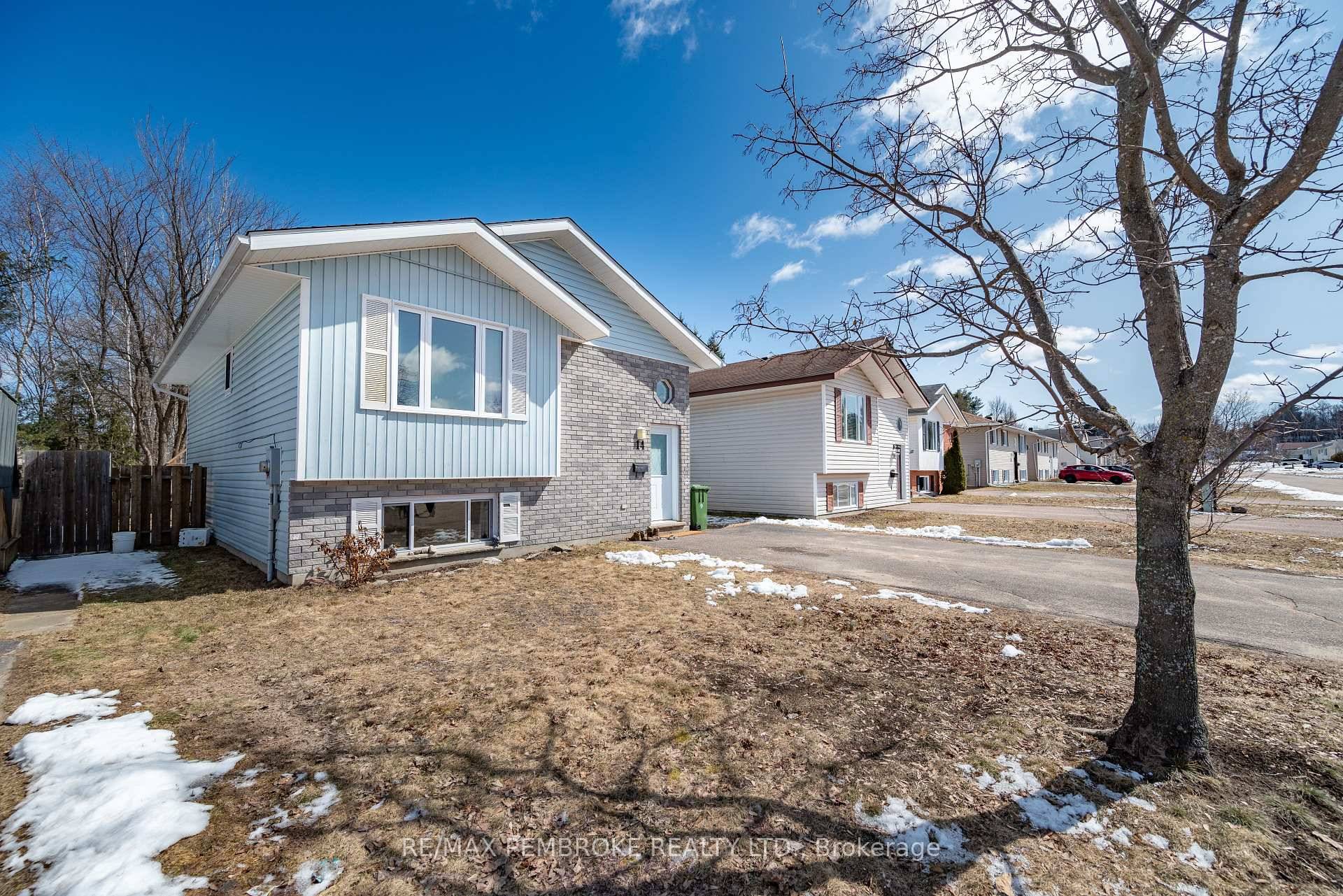 Welcome to 14 Briarwood Drive !