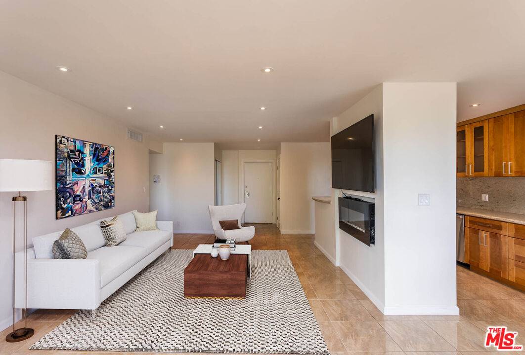 403 N Oakhurst Dr 2BR Beverly Hills Post Office | B.H.P.O. La