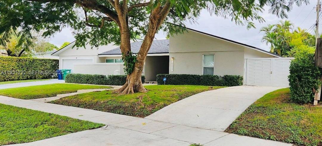 THIS AMAZING RENOVATED 3 BEDROOM, 2 BATHROOM OFFERS A BEAUTIFUL OPEN CONCEPT LAYOUT.