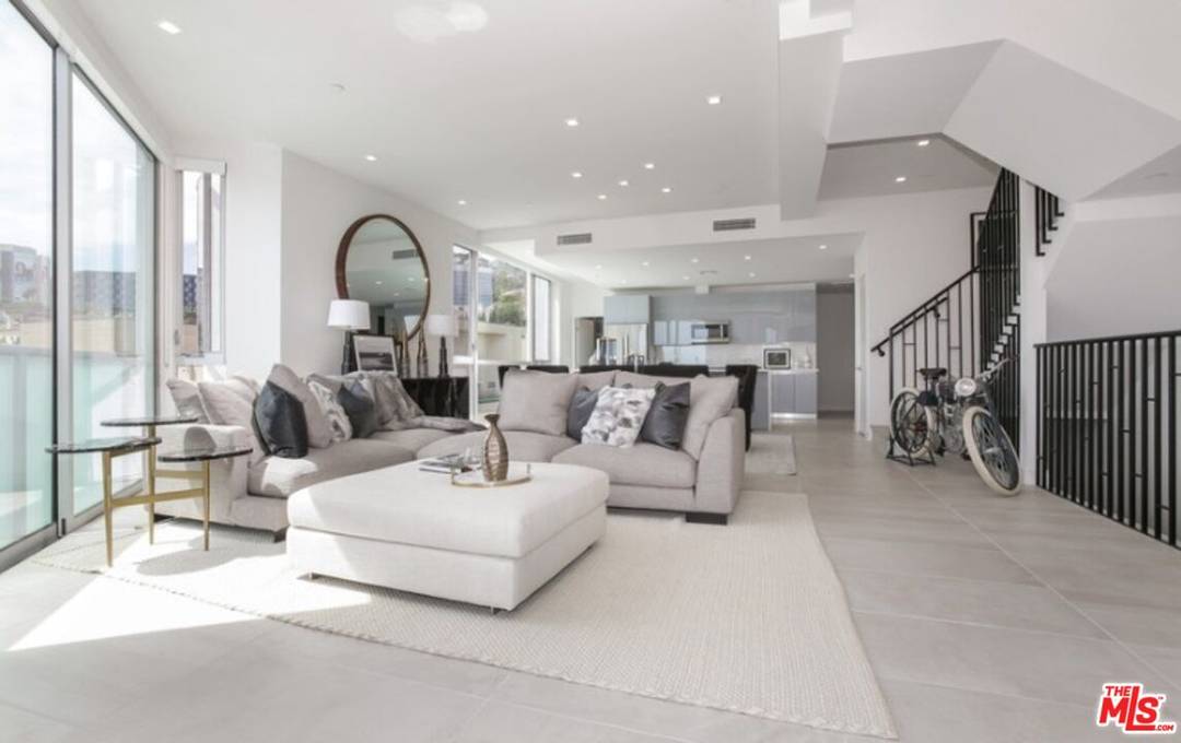 1125  N Kings Rd 3BR Sunset Strip La