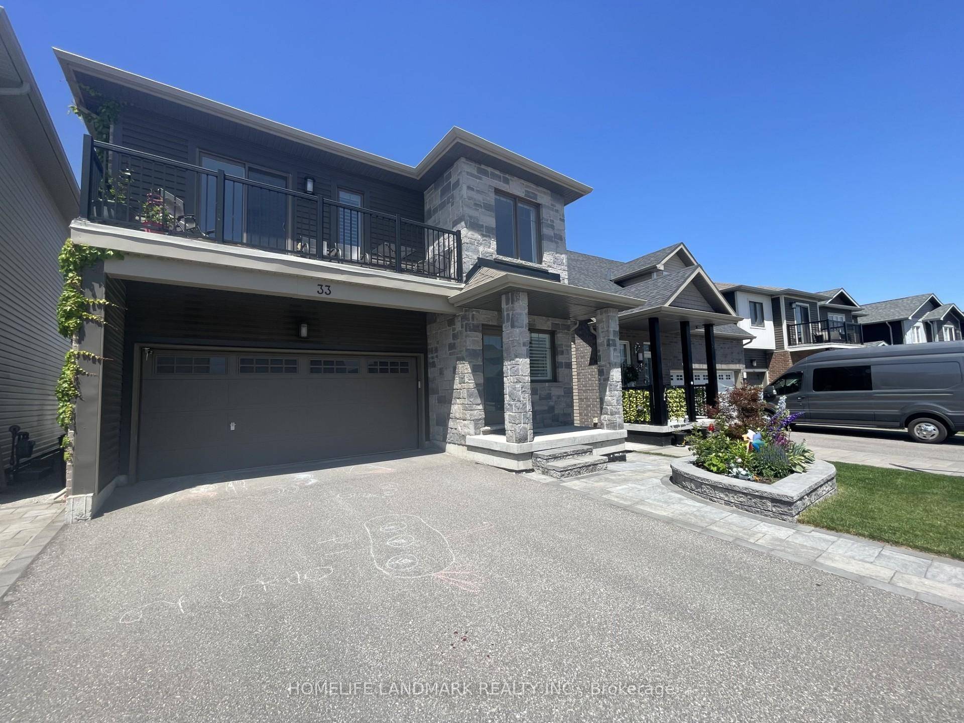 Welcome to this beautiful and spacious modern detached home located in the sought after southwest Barrie neighbourhood !