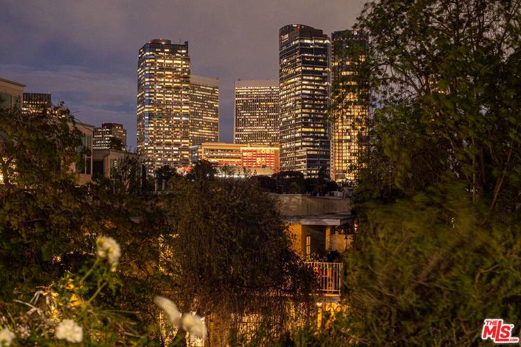 1845 Pandora Ave 3BR Beverlywood La