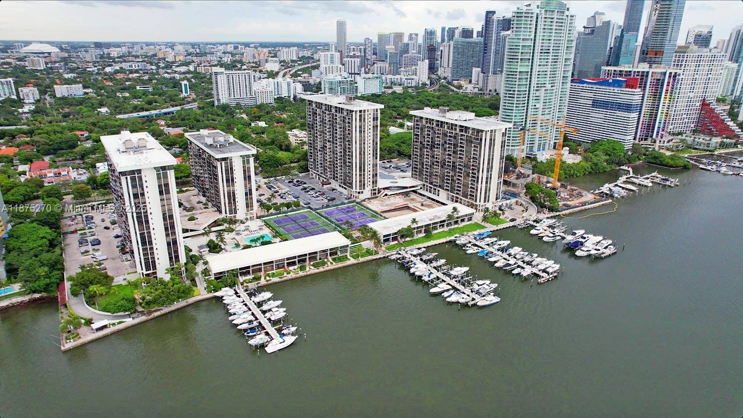 Enjoy spectacular views of Biscayne Bay, Brickell Greenery and Rickenbacker Causeway from this unit in Brickell Place, 1 Bedroom 1.