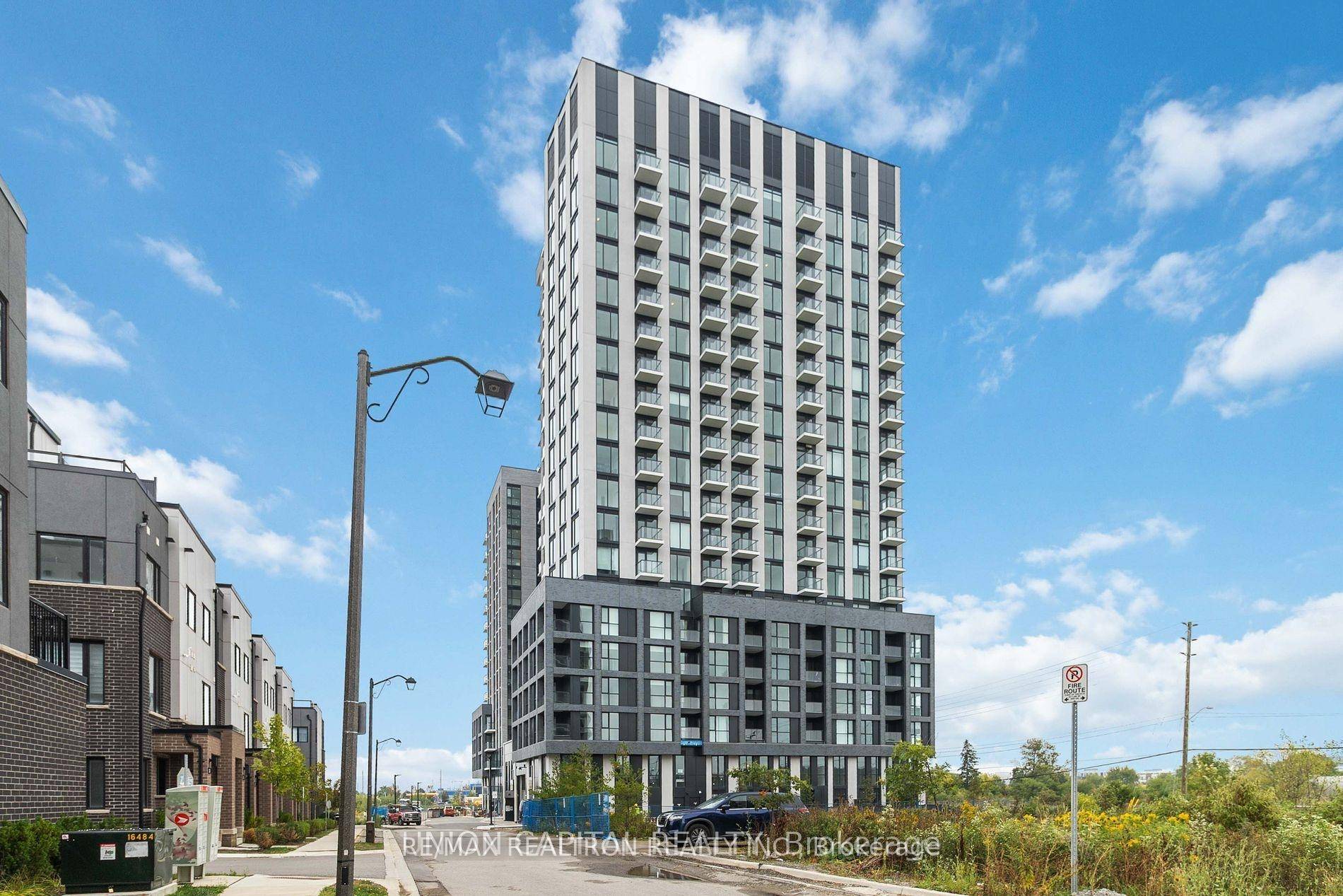 Stunning Brand New 1 1 Condo with Unobstructed Views amp ; Parking !