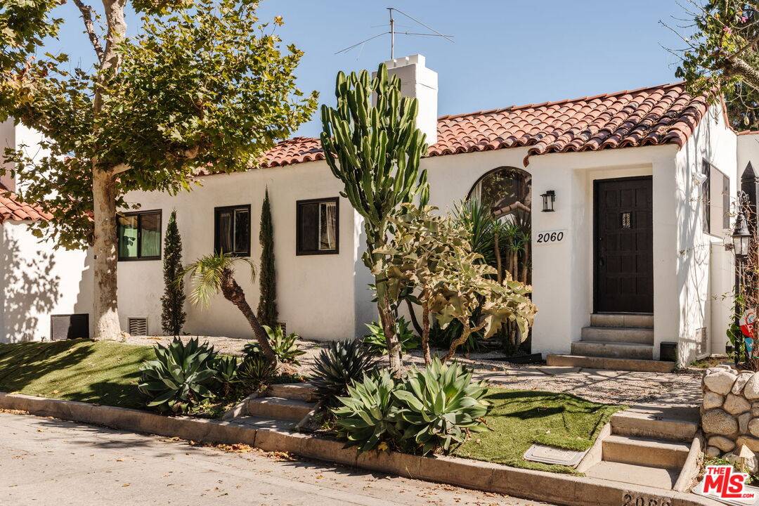 2060 High Tower Dr 2BR Hollywood Hills East La