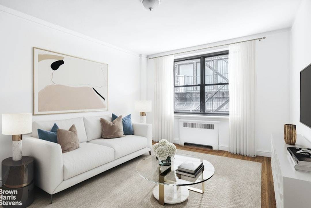 Great convertible 2 bedroom off of 5th Avenue.