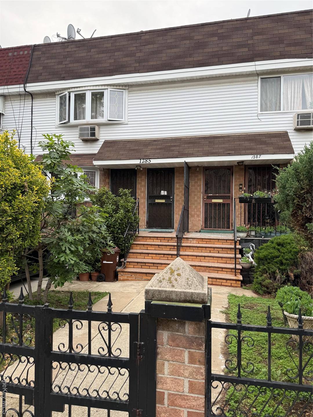 Two Family Home with Private Driveway amp ; Backyard in Prime Bushwick Location !