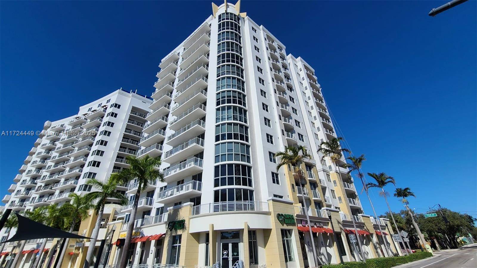 Stunning Condo in Downtown Hollywood Prime Location amp ; Luxury Living !