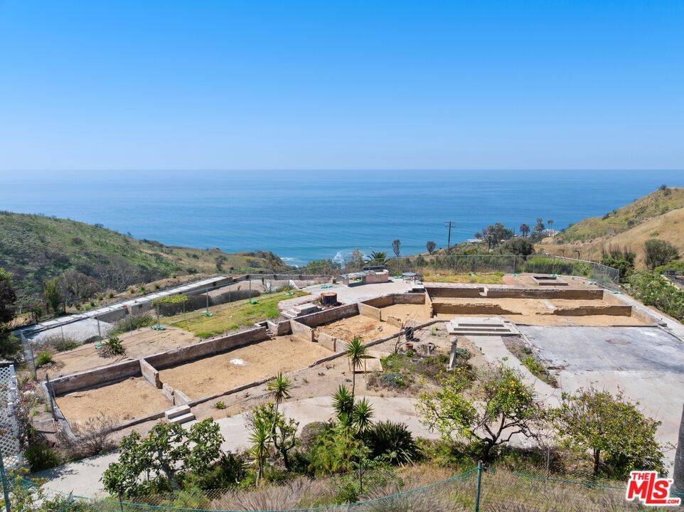 20740 Las Flores Mesa Dr Malibu La