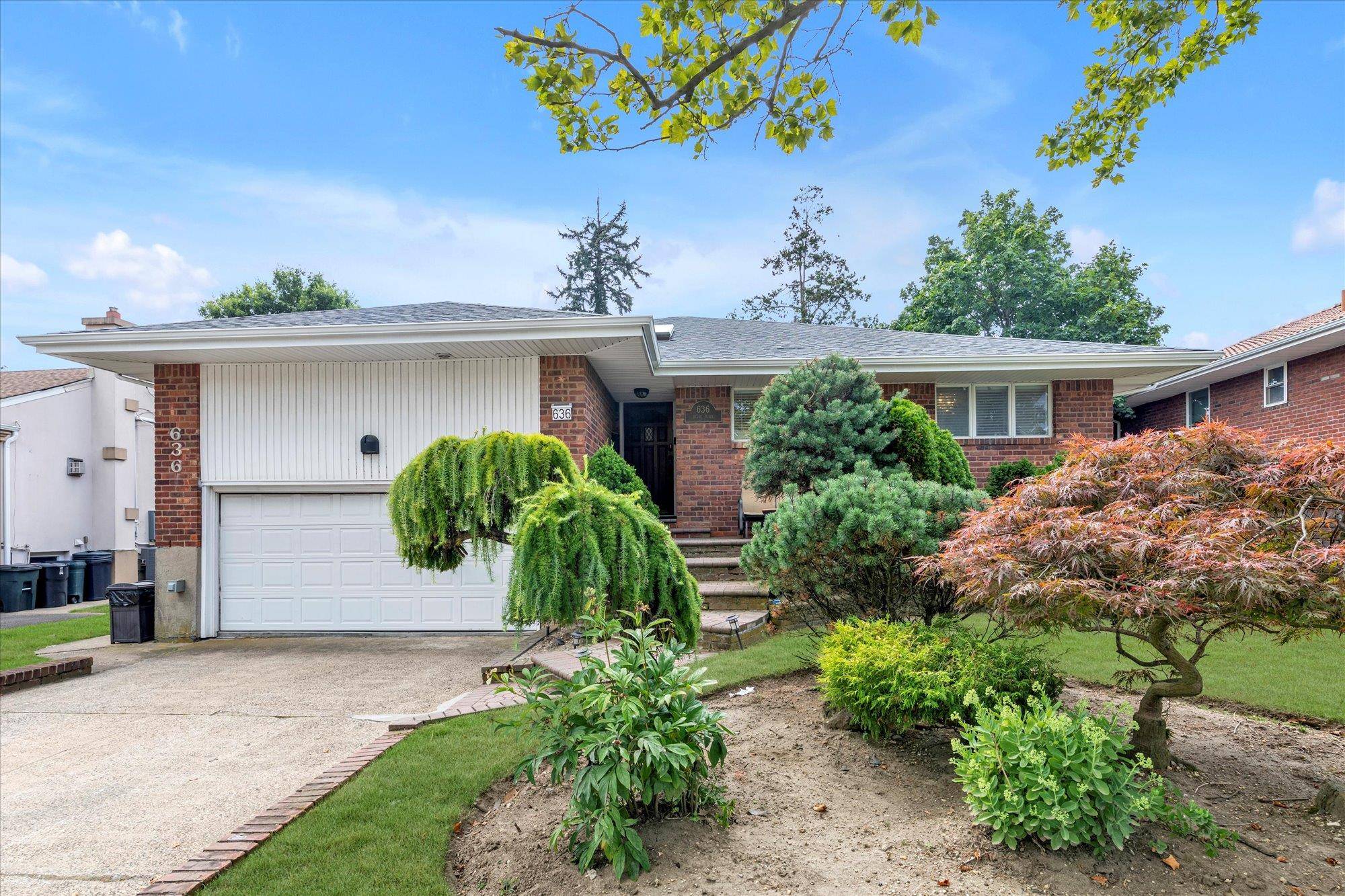 Welcome to 636 Diane Place a beautifully renovated ranch for rent in the heart of North Woodmere.