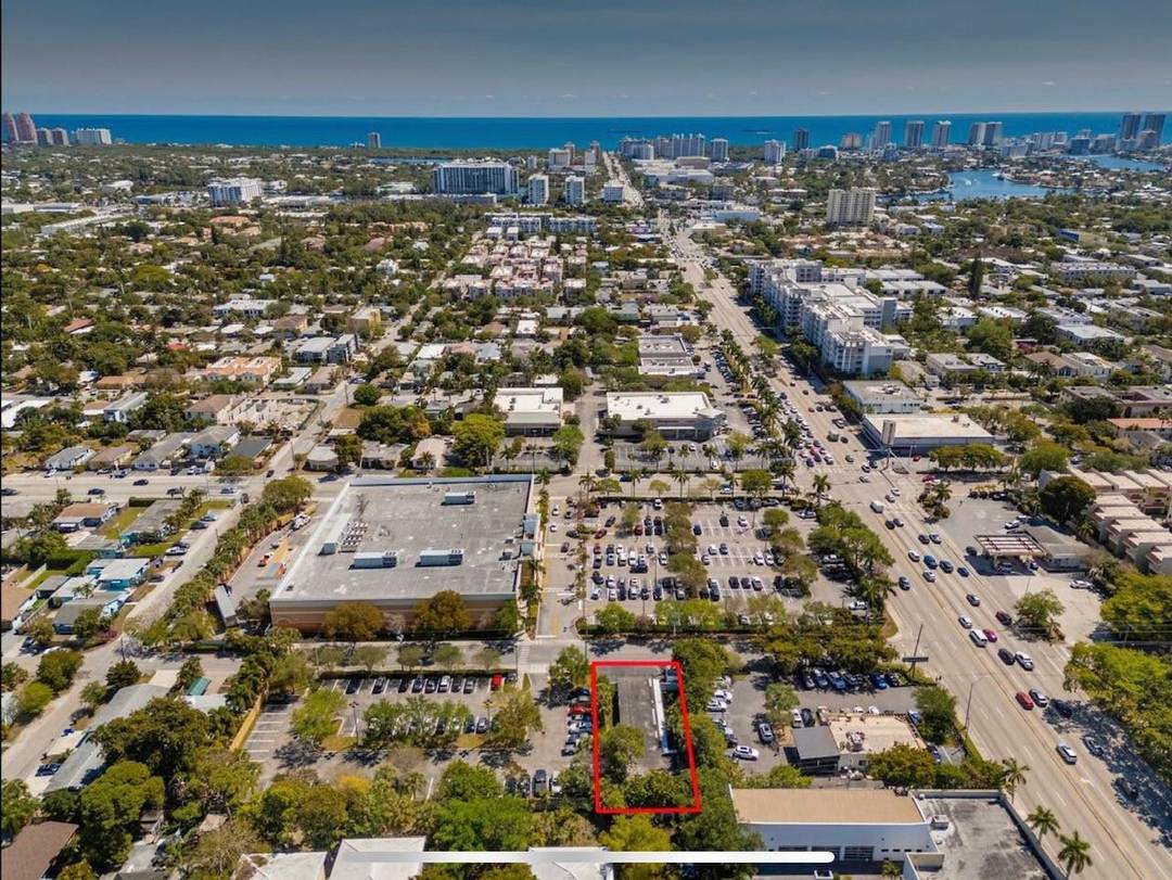 LOCATION ! ! ! UNIQUE INVESTMENT OPPORTUNITY !