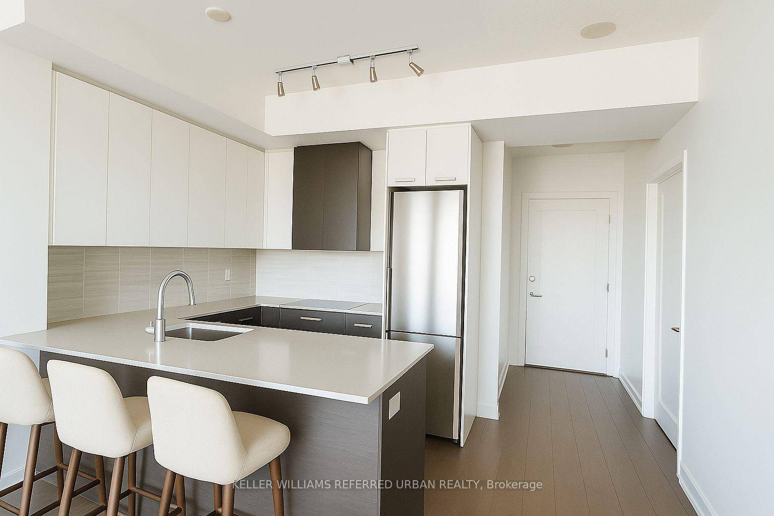 Welcome to High Park Residences, an architectural gem by Daniels Corporation perfectly positioned across from the lush expanse of Toronto's iconic High Park.