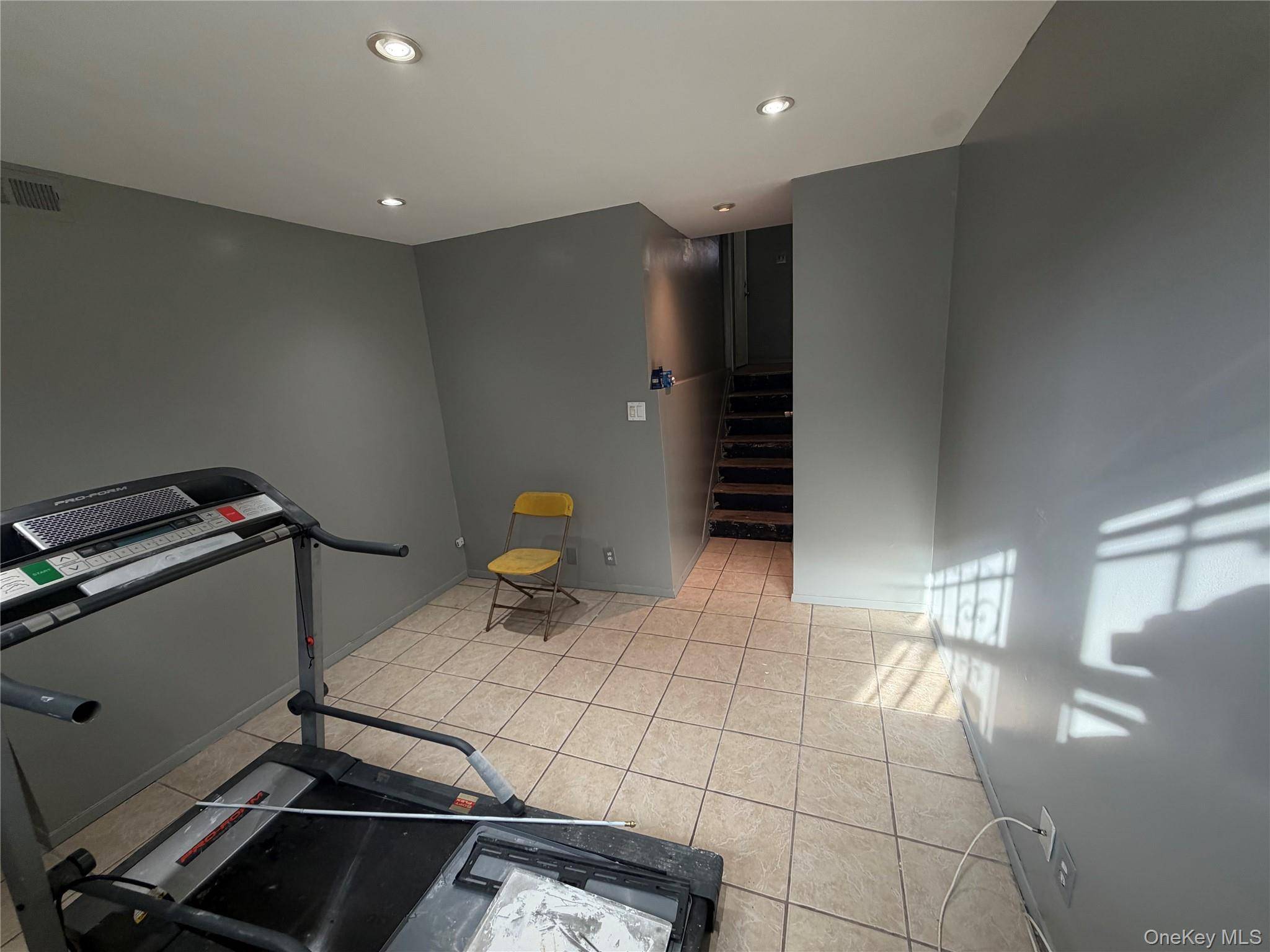 Beautiful attached brick townhome for rent in the developed Far Rockaway.