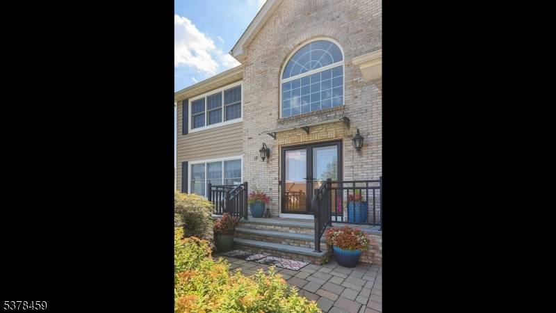 Welcome to this stunning residence, where elegance meets functionality !