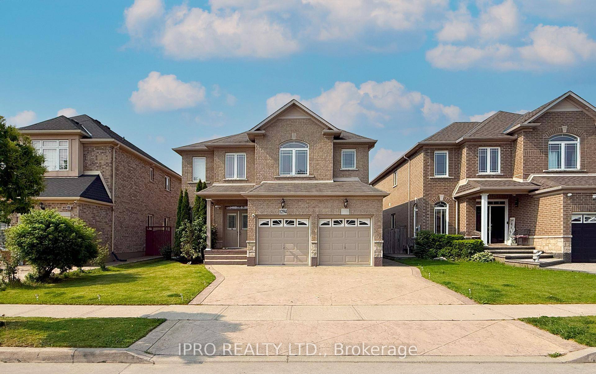 Prime location just off the QEW, minutes to Costco, Metro amp ; essentials.