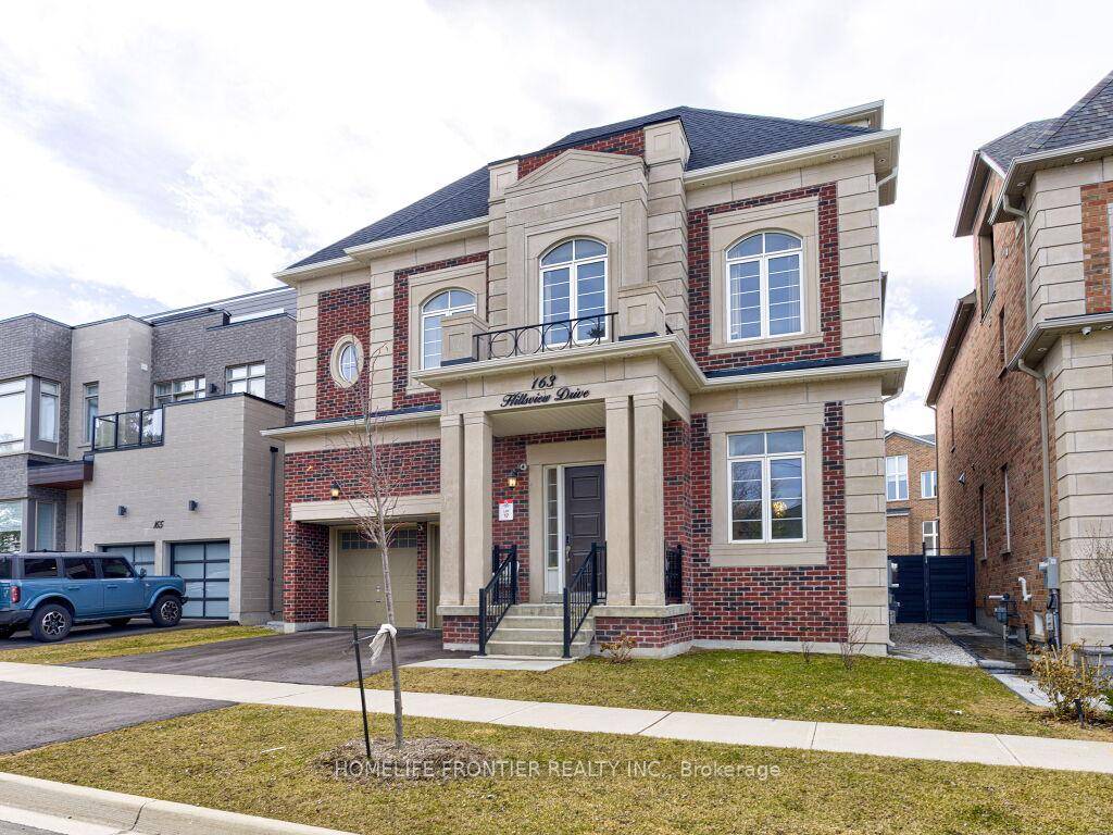 Welcome To Award Winning project Observatory Hill, The Most Prestigious And Sought After Neighborhood In Richmond Hill !