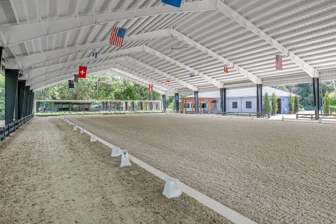 Available for annual or seasonal rental 17 stalls, 5bed 3bath home, grooms apartment and rv hookups Owner is willing to lease all together or separately.