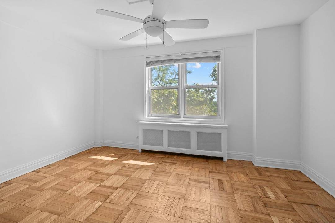 Welcome to Briar Oaks, Full service doorman cooperative.