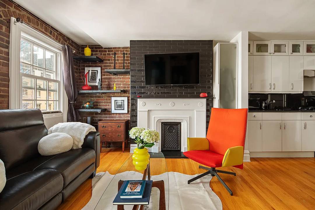 340 West 11th Street, Apartment 3EF is a rare and charming studio co op tucked away in the heart of Manhattan's historic West Village.