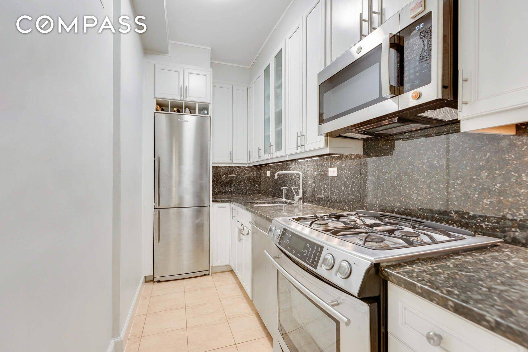 Beautifully Renovated 1 Bedroom in Prime Midtown East !