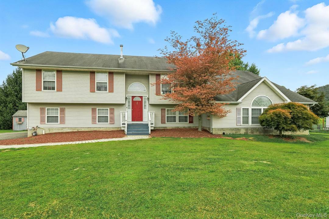 Welcome to a one of a kind opportunity in the heart of Washingtonville.