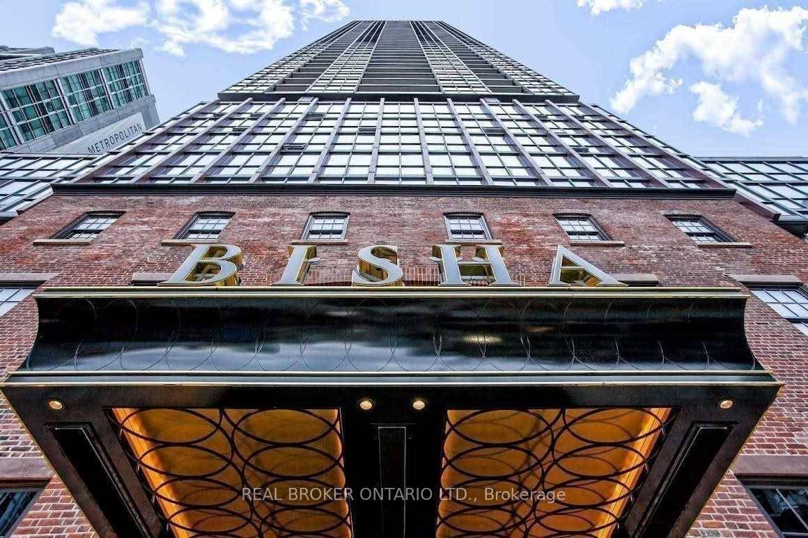 Fully furnished downtown Luxurious Bisha Hotel amp ; Residence unit With Amazing South View Of Cn Tower And Lake Ontario !