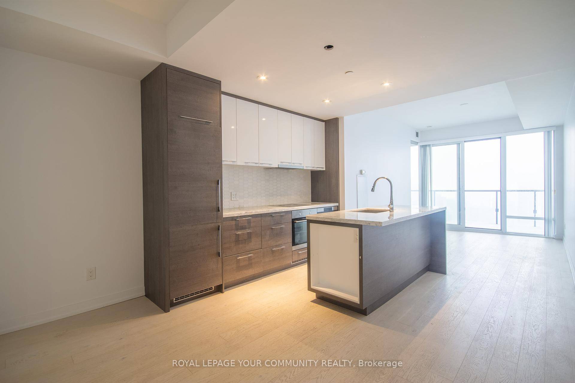 Experience luxury living in this 2 Bedroom 2 Bathroom open concept unit in the heart of downtown Toronto !