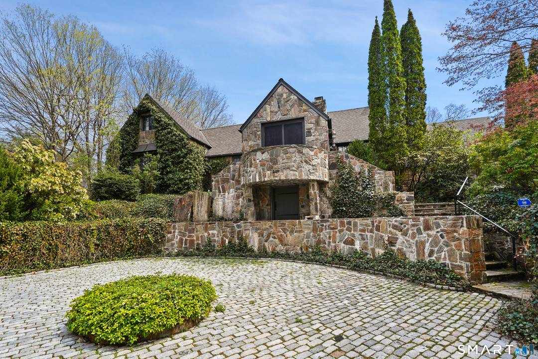 A rare opportunity to own one of Charcoal Hill's signature properties, this exceptional Frazier Peters stone home pairs historic craftsmanship with a level of care and refinement that is increasingly ...