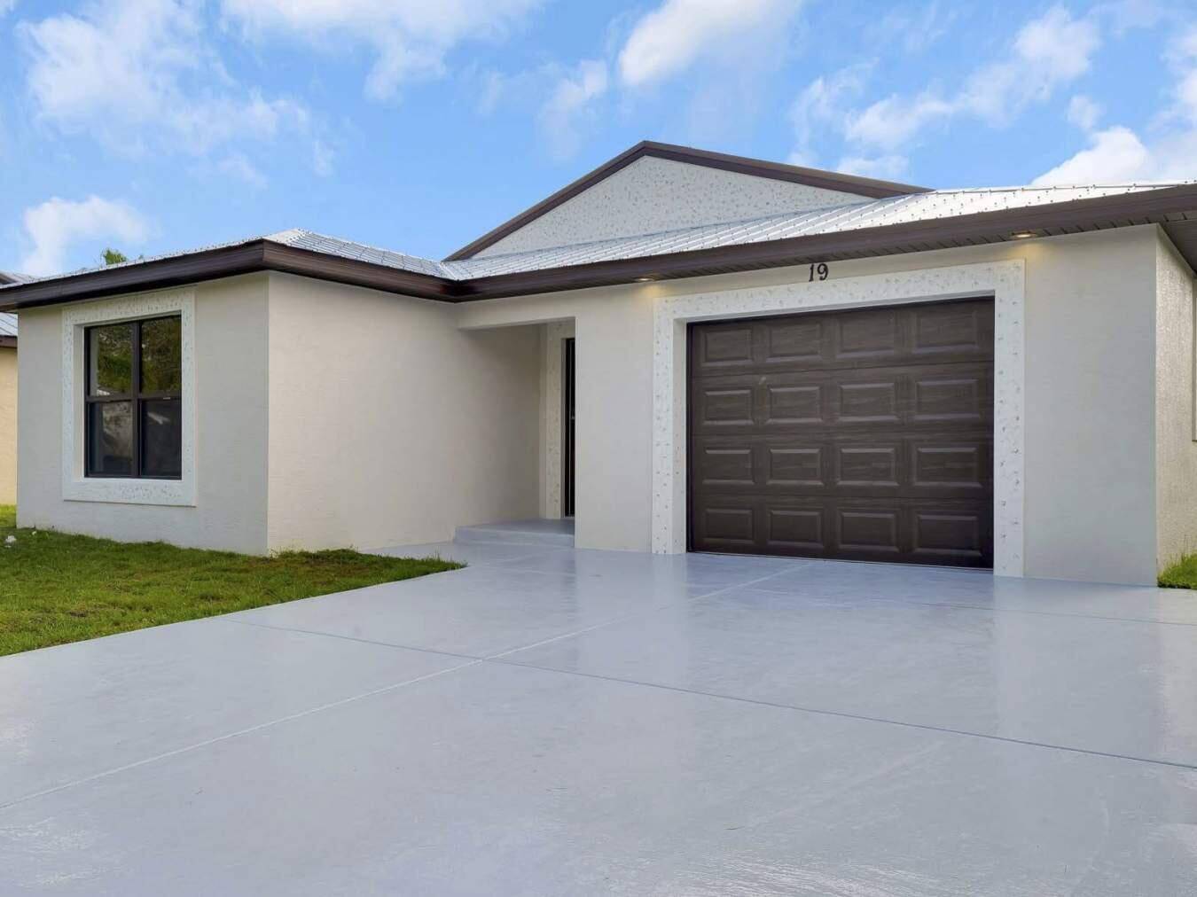 Spanish Lakes Country Club is an Active 55 Community offering all new CBS homes.