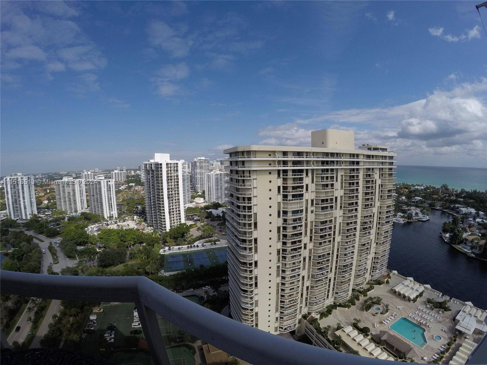 Come see this breath taking view, THE LANDMARK TS9 looking at Turnberry golf course to the West and the Atlantic Ocean to the East, Beautiful scenario !
