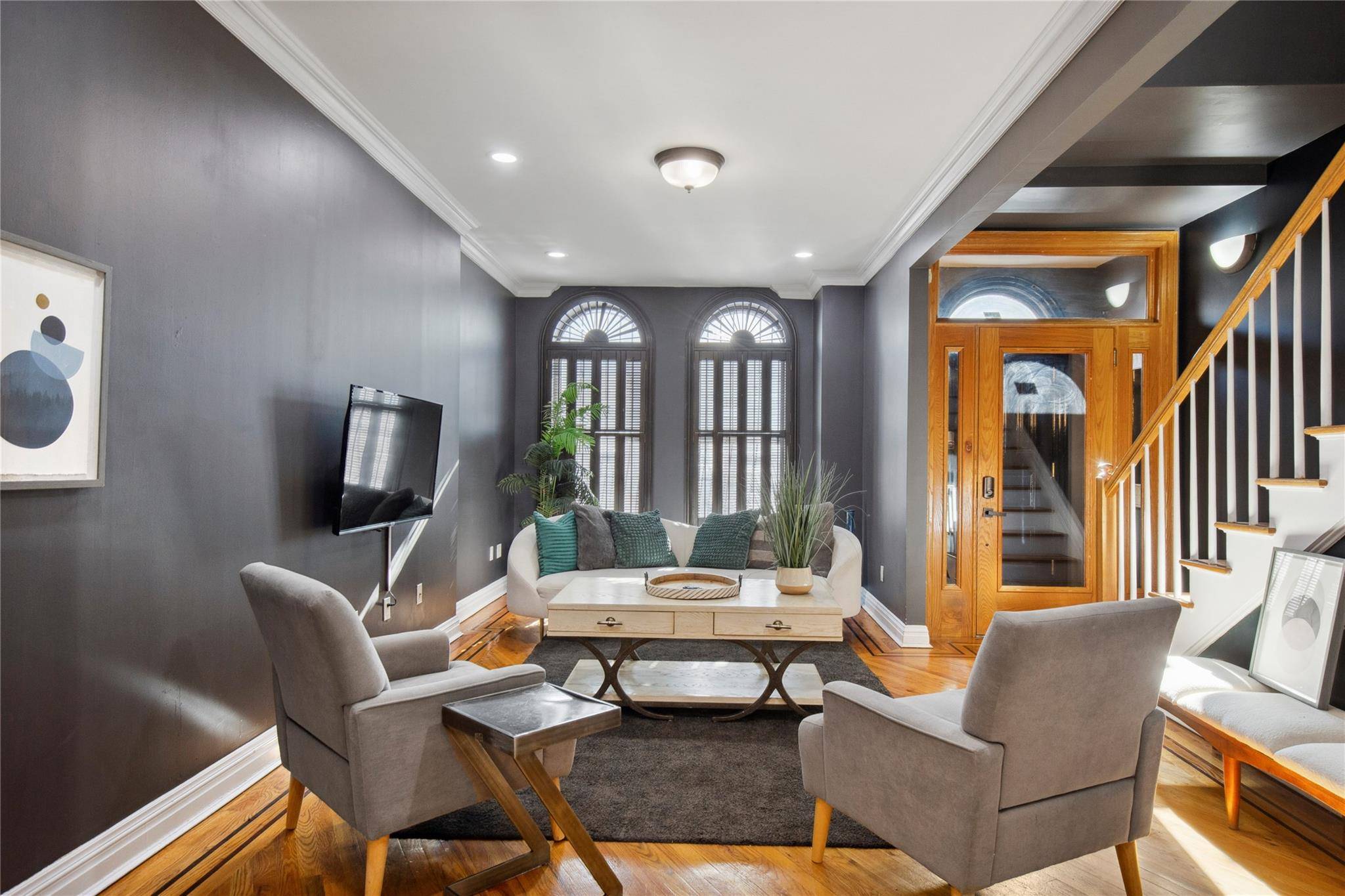 Experience modern living in this beautifully maintained triplex apartment at 45 Bradhurst Avenue.