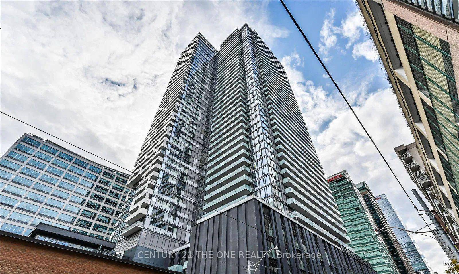 Welcome to Yonge Rich A Signature of Sophistication in the Heart of Downtown Toronto.