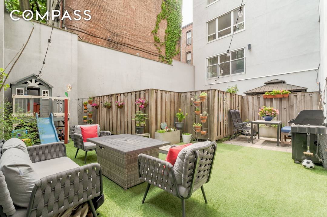 Welcome to 560 Carroll St, Unit 1D an exceptional condo in Park Slope, Brooklyn, where modern elegance meets urban convenience.