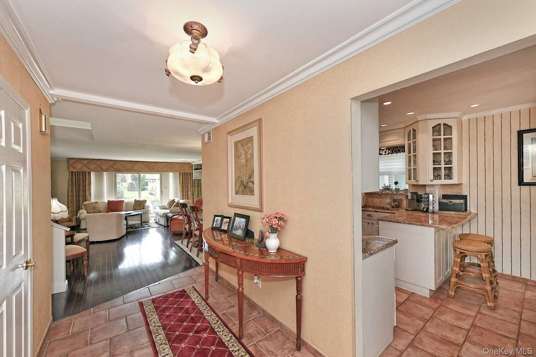 Welcome to this Diamond Condition two story, Corner Unit Townhouse in Oceanside !