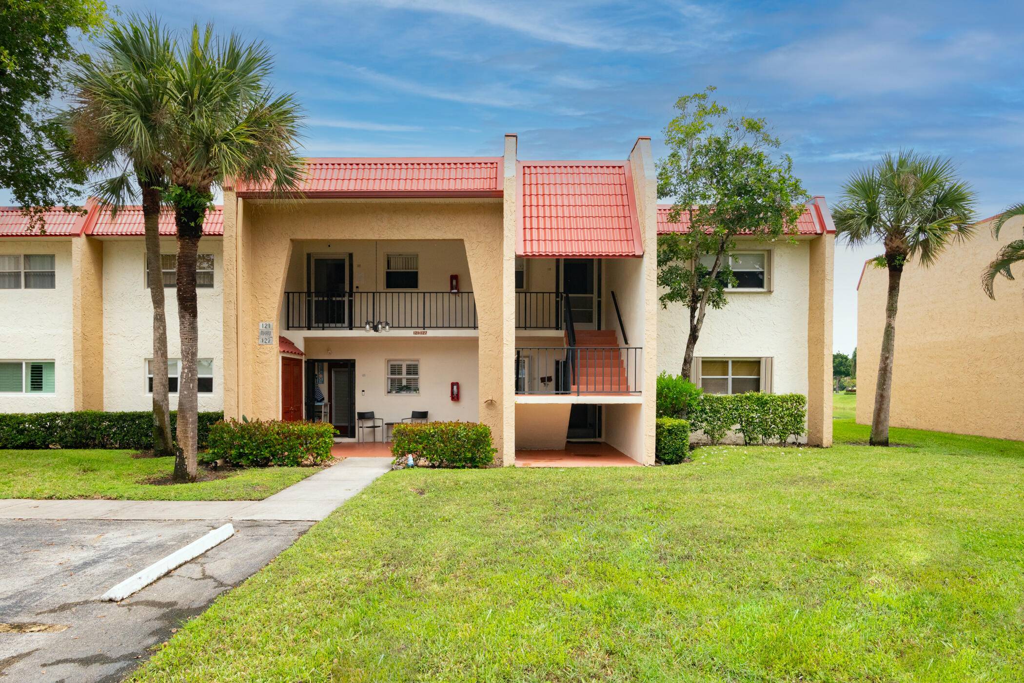 Beautiful 2 Bedroom Condo with Lake ViewThis spacious condo features a desirable split floor plan with two bedrooms, each offering its own walk in closet for ample storage.