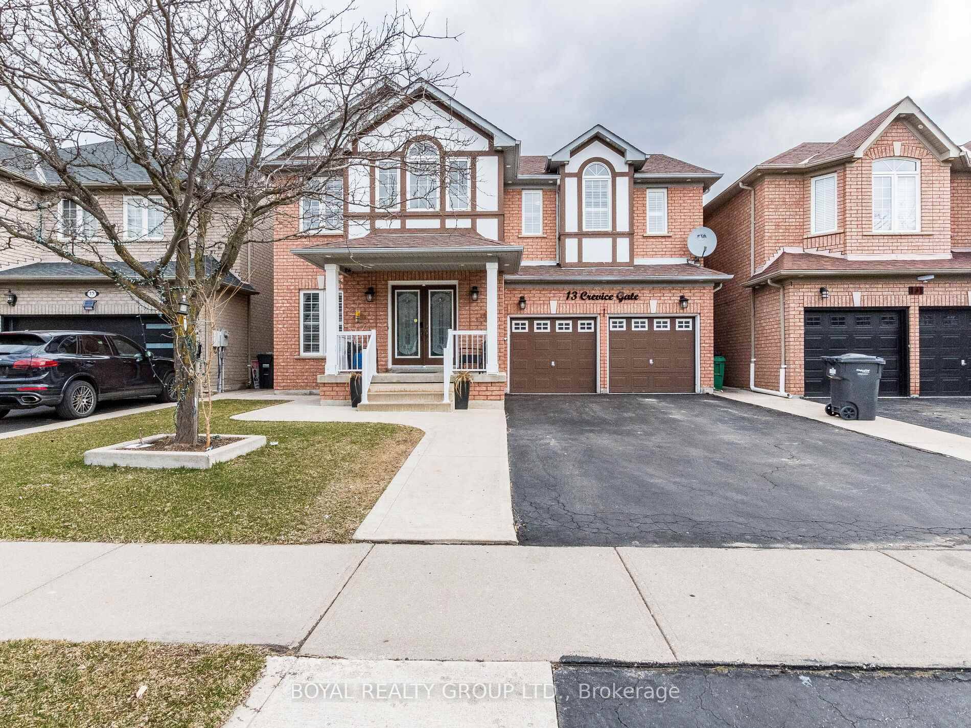 Gorgeous amp ; Well Kept 4 2 Bedrooms amp ; 4 Baths Fully Brick Detached Home on 45' Feet wide lot Located in High demand Area of Springdale Over 3000 ...