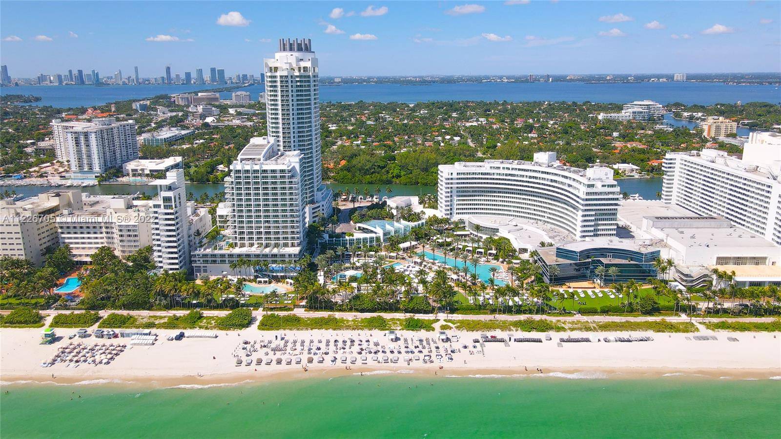 Beautiful 2BD 3BA w views of the ocean bay and 3 large balconies at Fontainebleau II.