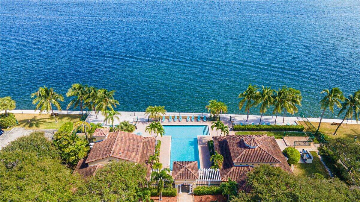 Don't miss out on this stunning waterfront 2 story condo.