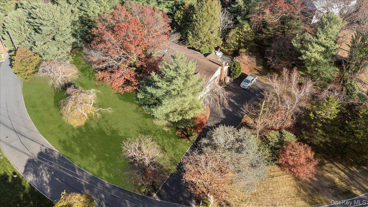 Prime Location in Laurel Hollow !