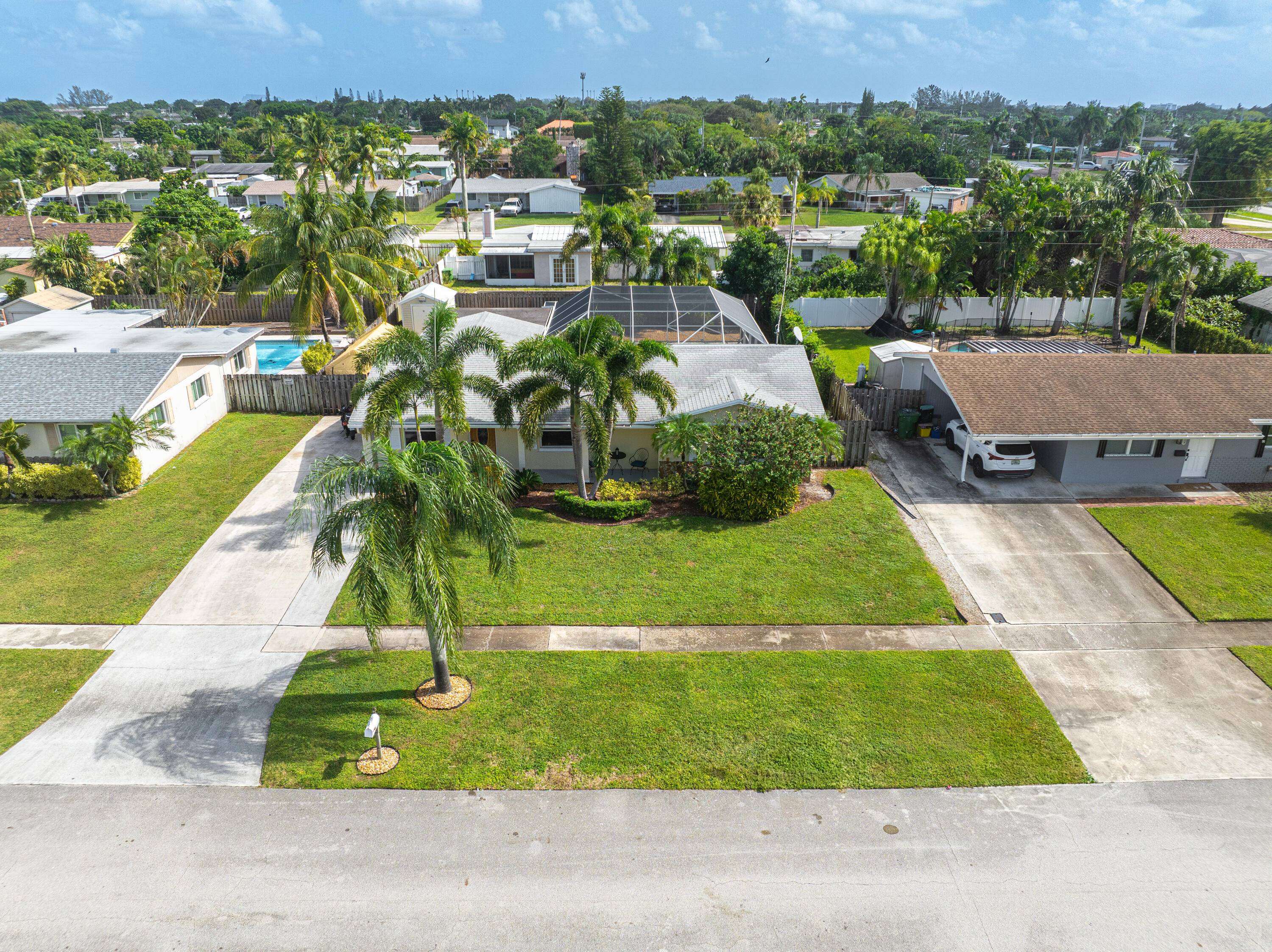 No HOA ! This beautiful 4 bedroom 2 bathroom home is the perfect family house !