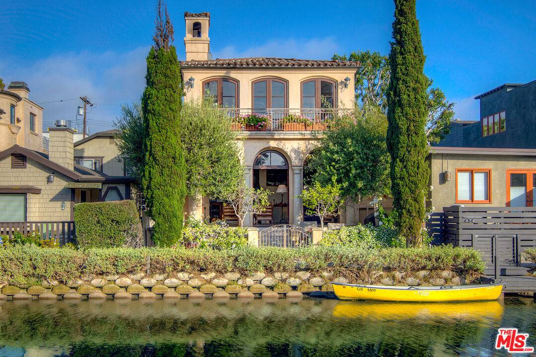 438   Howland Canal 3.0 Marina Del Rey LA