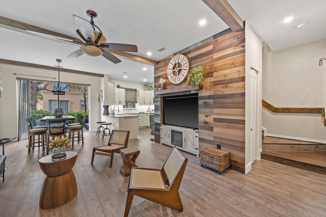 Newly renovated townhouse located in one of Royal Palm Beach's most desirable communities.