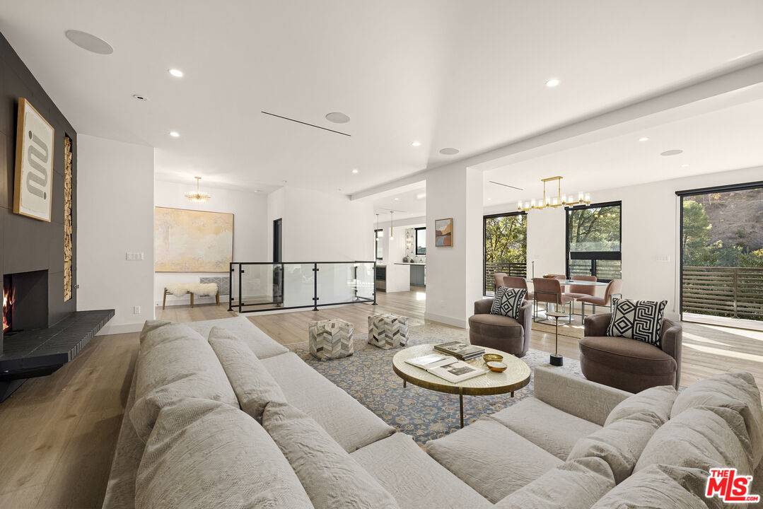 3147   Hollyridge Dr 3BR Hollywood Hills East La