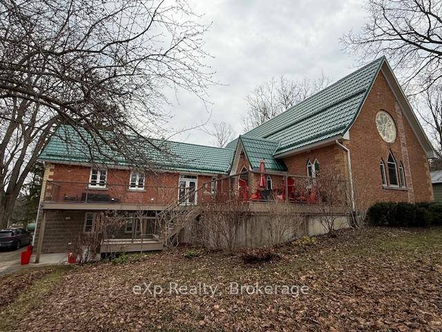 A beautiful Church conversion blending original architectural details with quality modern finishes.