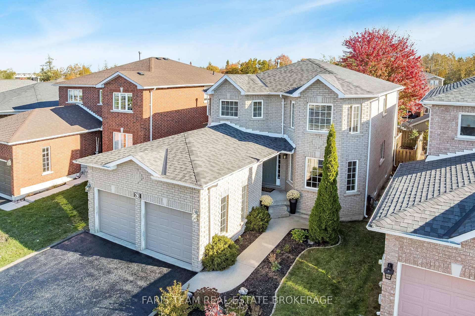 Top 5 Reasons You Will Love This Home 1 Set in a welcoming, family friendly neighbourhood, this home is just a short stroll to a park with a playground, basketball ...