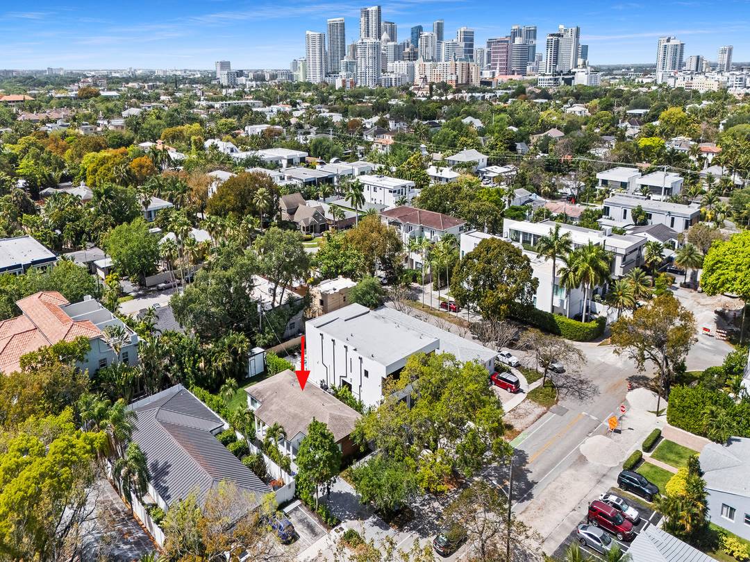 TWO TOTALLY SEPARATE 2 1 DUPLEX !