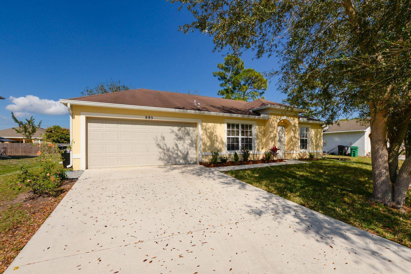 This lovely CBS home, nestled in a quiet and peaceful neighborhood, boasts 3 spacious bedrooms and 2 baths.