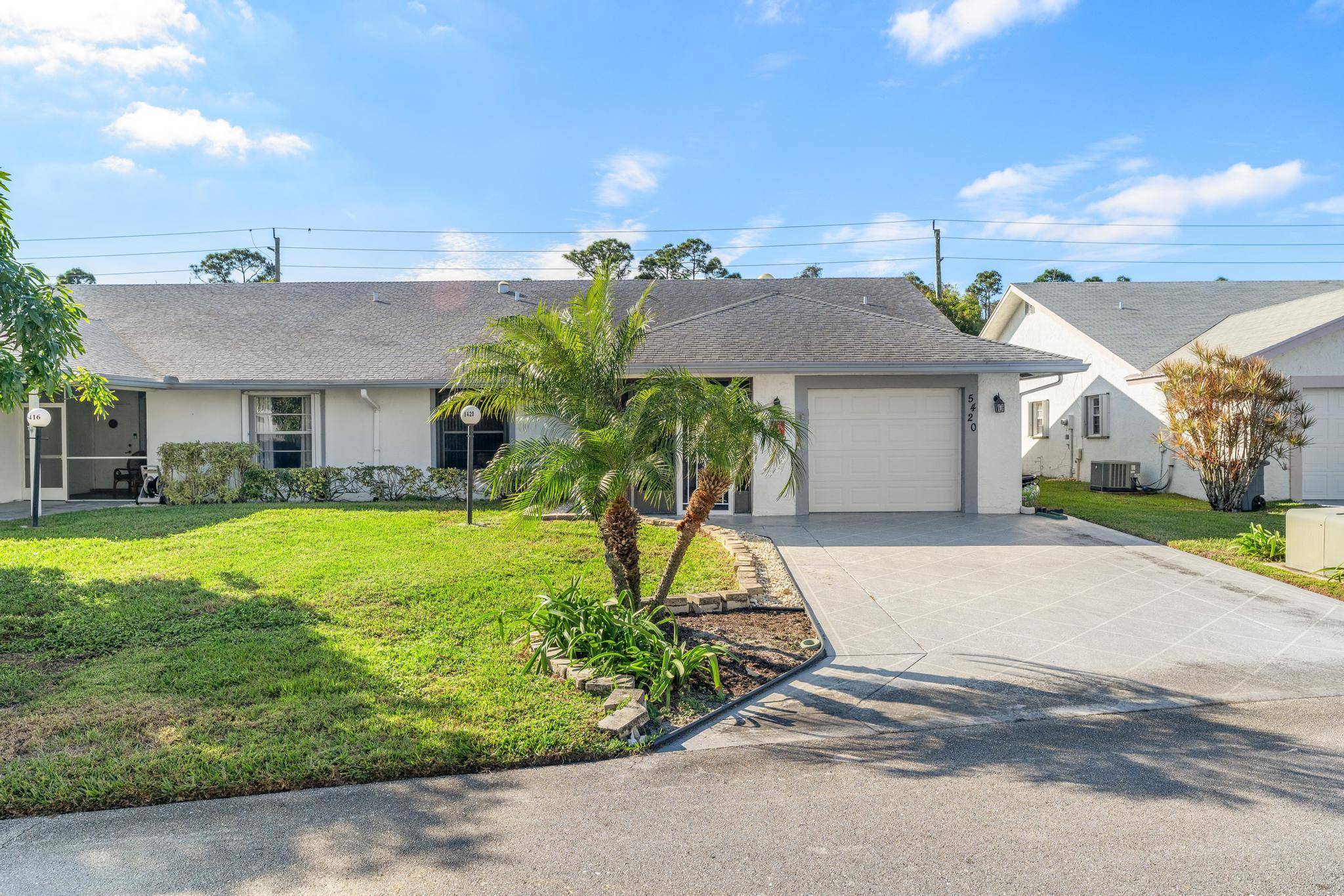 Welcome to this inviting 2 bedroom, 2 bathroom, 1 car garage home !