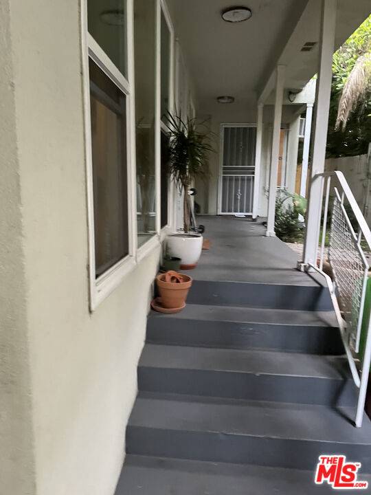 1439   Rexford Dr 3BR Beverlywood La