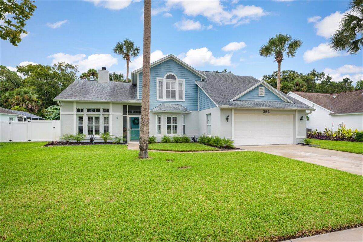 Experience the best of Daytona Beach living in this beautifully updated home, just 10 minutes from the Daytona International Speedway and the area's stunning beaches !
